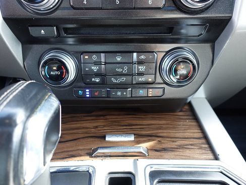 Used 2018 Ford F150 Lariat w/ Equipment Group 502A Luxury AWD/4WD image 49