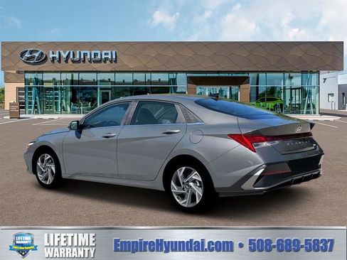 New 2026 Hyundai Elantra Limited FWD image 6