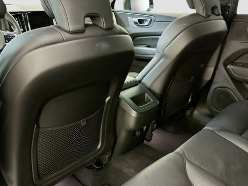 Used 2025 Volvo XC60 B5 Plus image 29