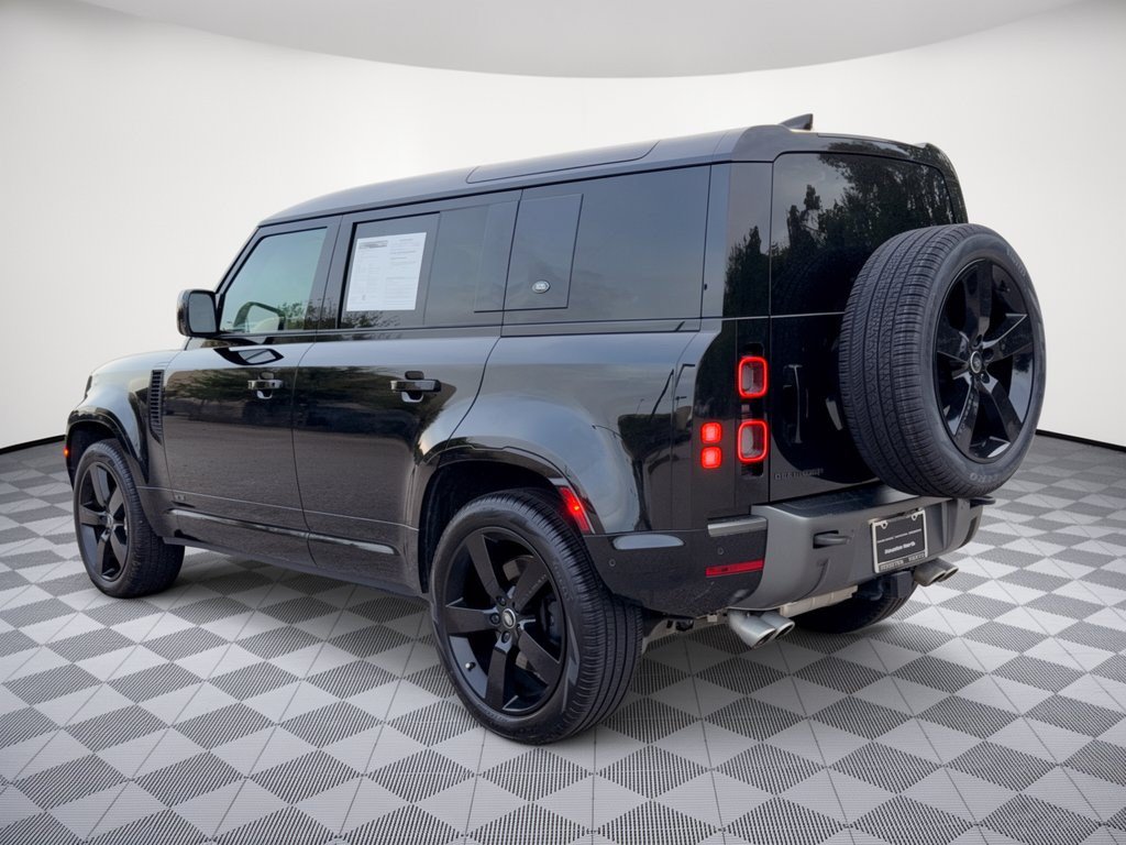 Used 2023 Land Rover Defender 110 V8 AWD/4WD image 3