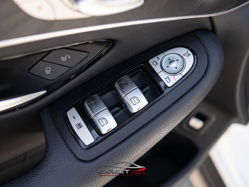 Used 2018 Mercedes-Benz GLC 300 4MATIC Coupe image 41