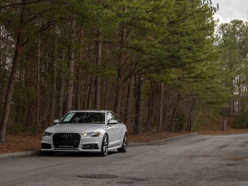 Used 2017 Audi S6 Prestige w/ S6 Sport Package image 38