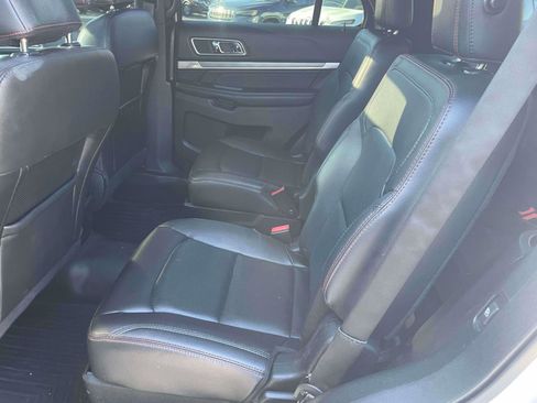 Used 2018 Ford Explorer Sport w/ Equipment Group 401A image 6