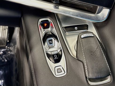 Used 2022 Chevrolet Corvette Stingray Coupe w/ Z51 Performance Package RWD image 18