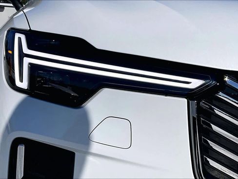 Used 2025 Volvo XC90 B6 Ultra w/ Protection Package image 28