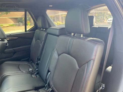 Used 2025 Honda Pilot Black Edition image 16