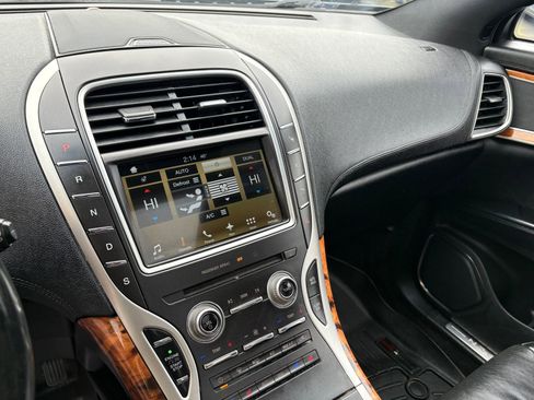 Used 2016 Lincoln MKX Reserve w/ Technology Package image 29