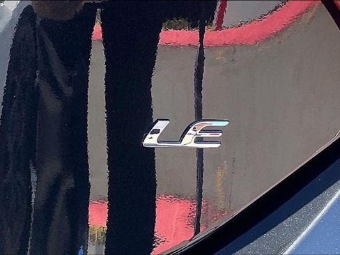 Used 2018 Toyota Corolla LE w/ Carpet Mat Package (TMS) FWD image 32