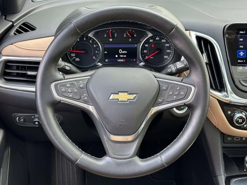 Used 2023 Chevrolet Equinox Premier FWD image 16