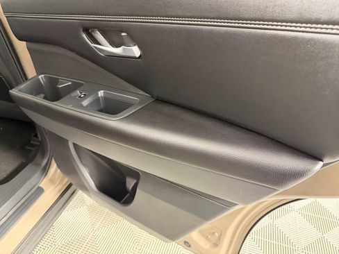 Used 2024 Nissan Pathfinder Platinum image 33