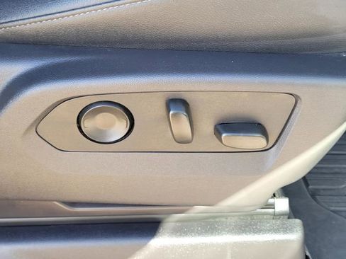 Used 2024 GMC Sierra 2500 SLT w/ SLT Premium Package image 27