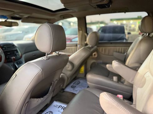 Used 2006 Toyota Sienna XLE image 17