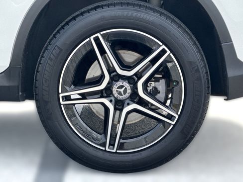 Certified 2022 Mercedes-Benz GLC 300 4MATIC image 11