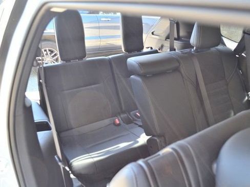 Used 2025 Mitsubishi Outlander SE AWD/4WD image 39