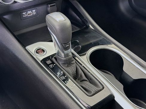 Used 2024 Nissan Altima 2.5 SV image 19