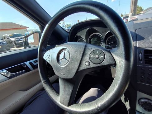 Used 2010 Mercedes-Benz C 300 Sedan image 18