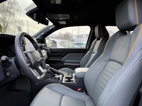 Certified 2025 Toyota 4Runner Trailhunter image 22