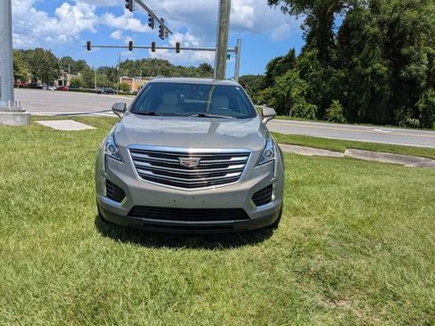 Used 2018 Cadillac XT5 Luxury w/ Driver Awareness Package FWD image 8