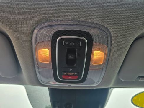 Used 2025 Hyundai Elantra SEL FWD image 22
