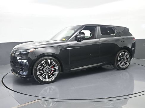 Used 2025 Land Rover Range Rover Sport Dynamic SE AWD/4WD image 2