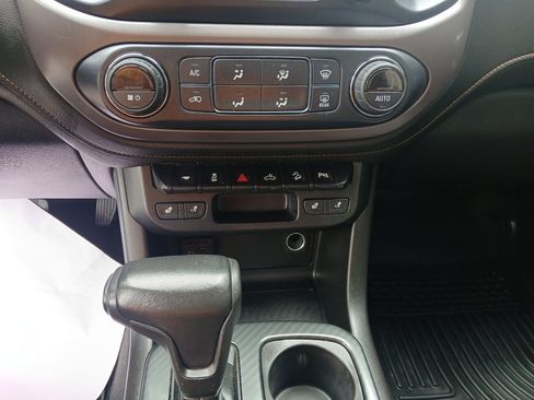 Used 2021 GMC Canyon AT4 AWD/4WD image 16