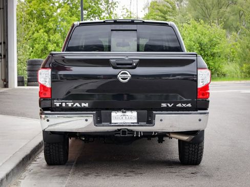 Used 2017 Nissan Titan SV AWD/4WD image 4