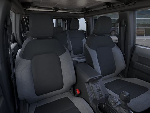 New 2025 Ford Bronco 4-Door image 12