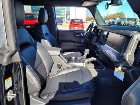 New 2025 Ford Bronco Badlands w/ Sasquatch Package image 14