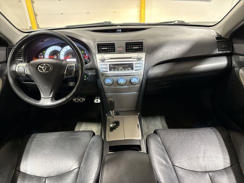 Used 2010 Toyota Camry SE FWD image 10