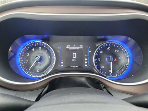 Certified 2020 Chrysler Voyager Lxi FWD image 15
