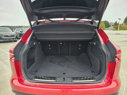 Used 2024 Jaguar F-PACE R-Dynamic S image 16