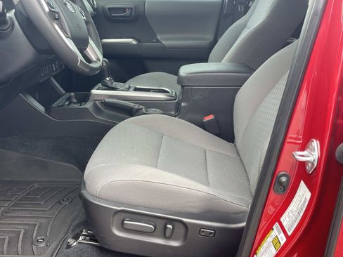 Used 2023 Toyota Tacoma SR5 w/ Technology Package image 13