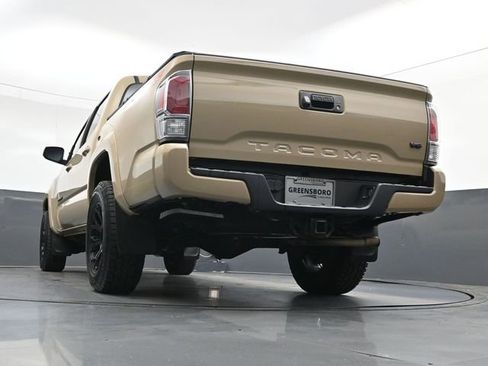 Used 2020 Toyota Tacoma TRD Sport AWD/4WD image 30