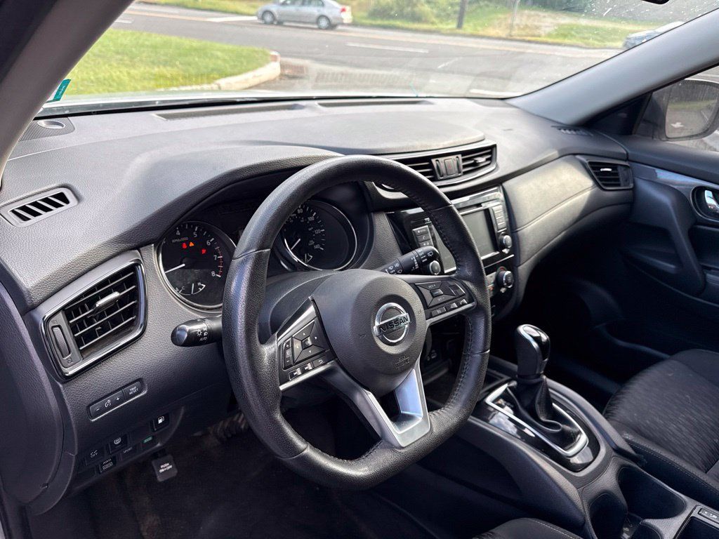 Used 2019 Nissan Rogue S w/ Special Edition Package AWD/4WD image 8