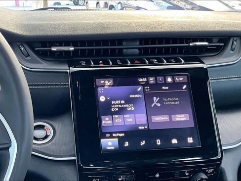 Used 2024 Jeep Grand Cherokee L Laredo image 6