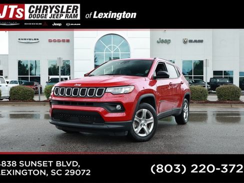 Used 2024 Jeep Compass Latitude AWD/4WD image 1