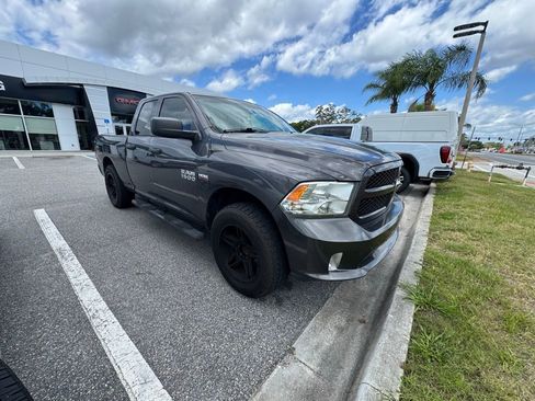 Used 2017 RAM 1500 Express w/ Express Value Package RWD image 3