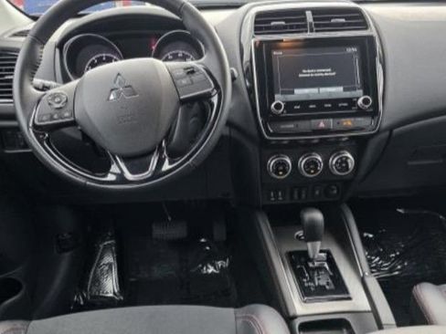 Used 2025 Mitsubishi Outlander Sport SE AWD/4WD image 5