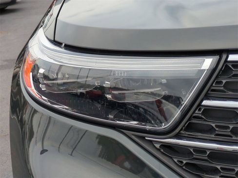 Certified 2022 Ford Explorer XLT w/ Equipment Group 202A image 9