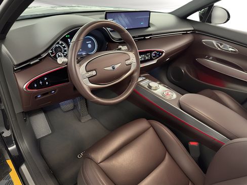 Used 2022 Genesis GV70 2.5T w/ Advanced Package AWD/4WD image 4