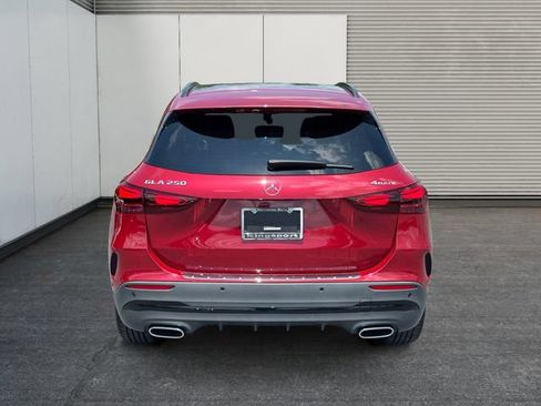 Used 2025 Mercedes-Benz GLA 250 4MATIC image 4