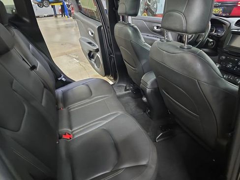 Used 2019 Jeep Renegade Limited w/ Trailer Tow Group image 14