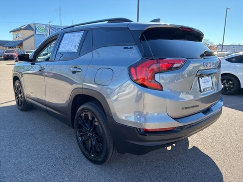 Used 2020 GMC Terrain SLE w/ Elevation Edition image 3