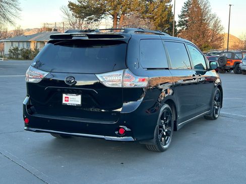 Certified 2020 Toyota Sienna SE image 5