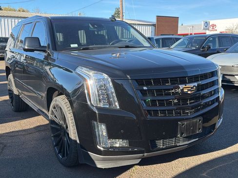 Used 2016 Cadillac Escalade Premium RWD image 2