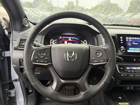 Used 2025 Honda Passport TrailSport image 25