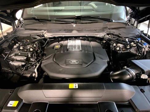 Used 2018 Land Rover Range Rover Sport HSE image 30