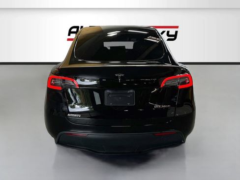 Used 2024 Tesla Model Y Performance AWD/4WD image 6