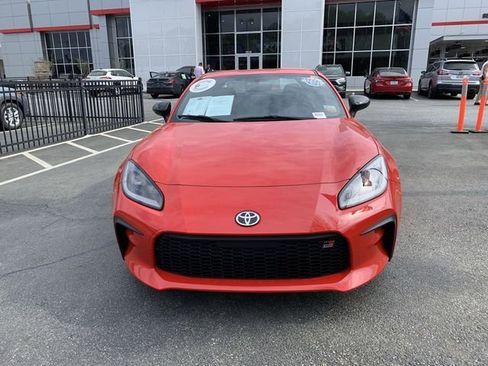 Used 2023 Toyota GR86 Premium image 3