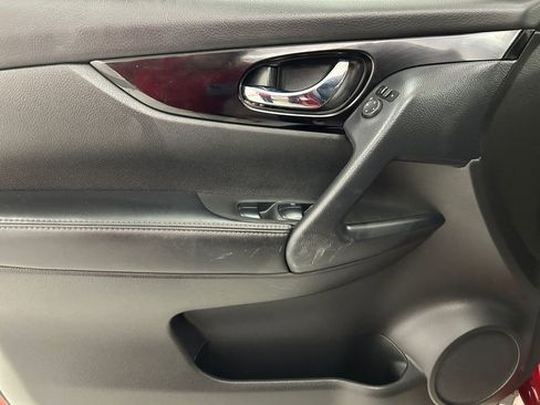 Used 2022 Nissan Rogue Sport SV image 12